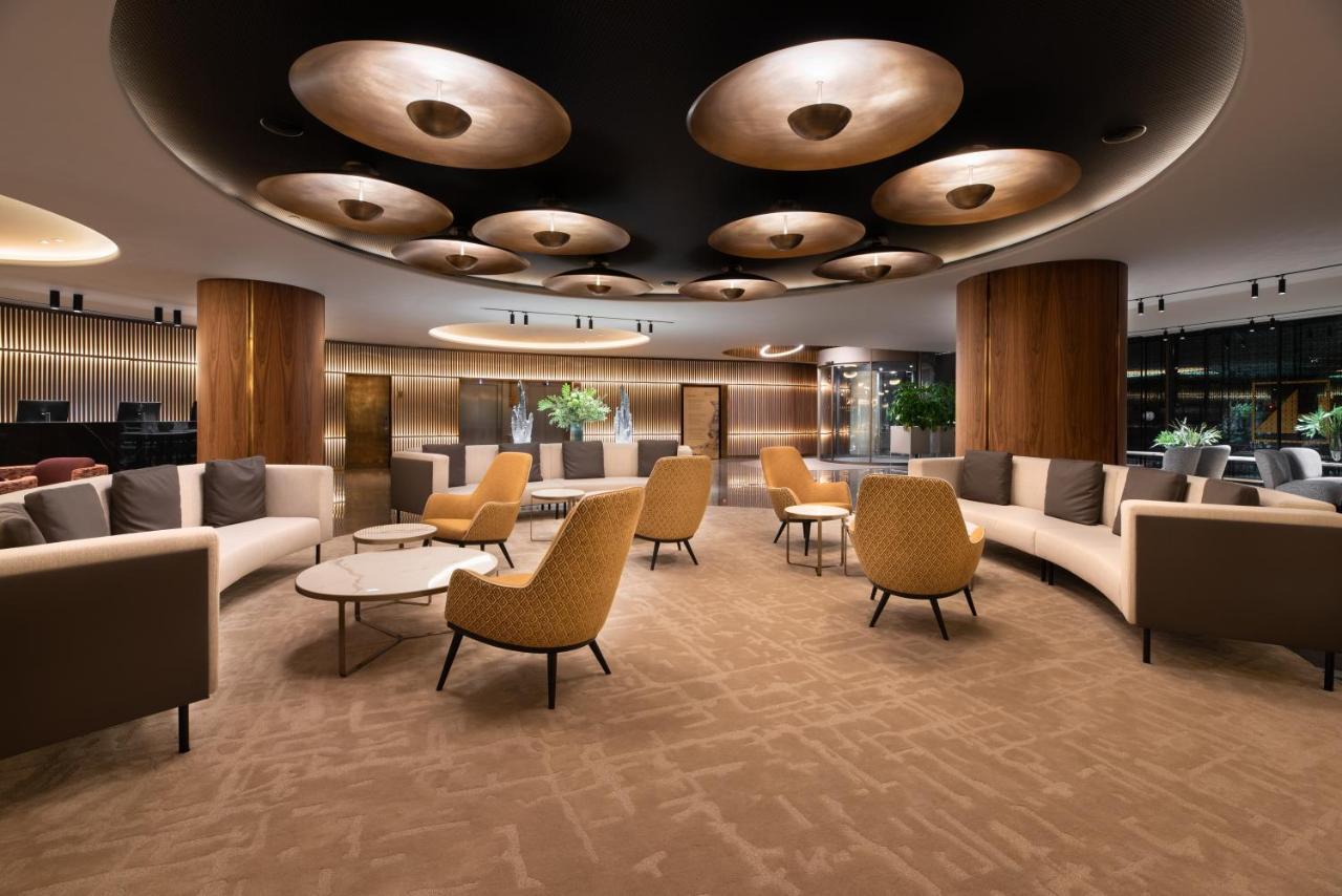 Eurostars Aliados 호텔 포르투 외부 사진 The new lounge at London Heathrow Airport