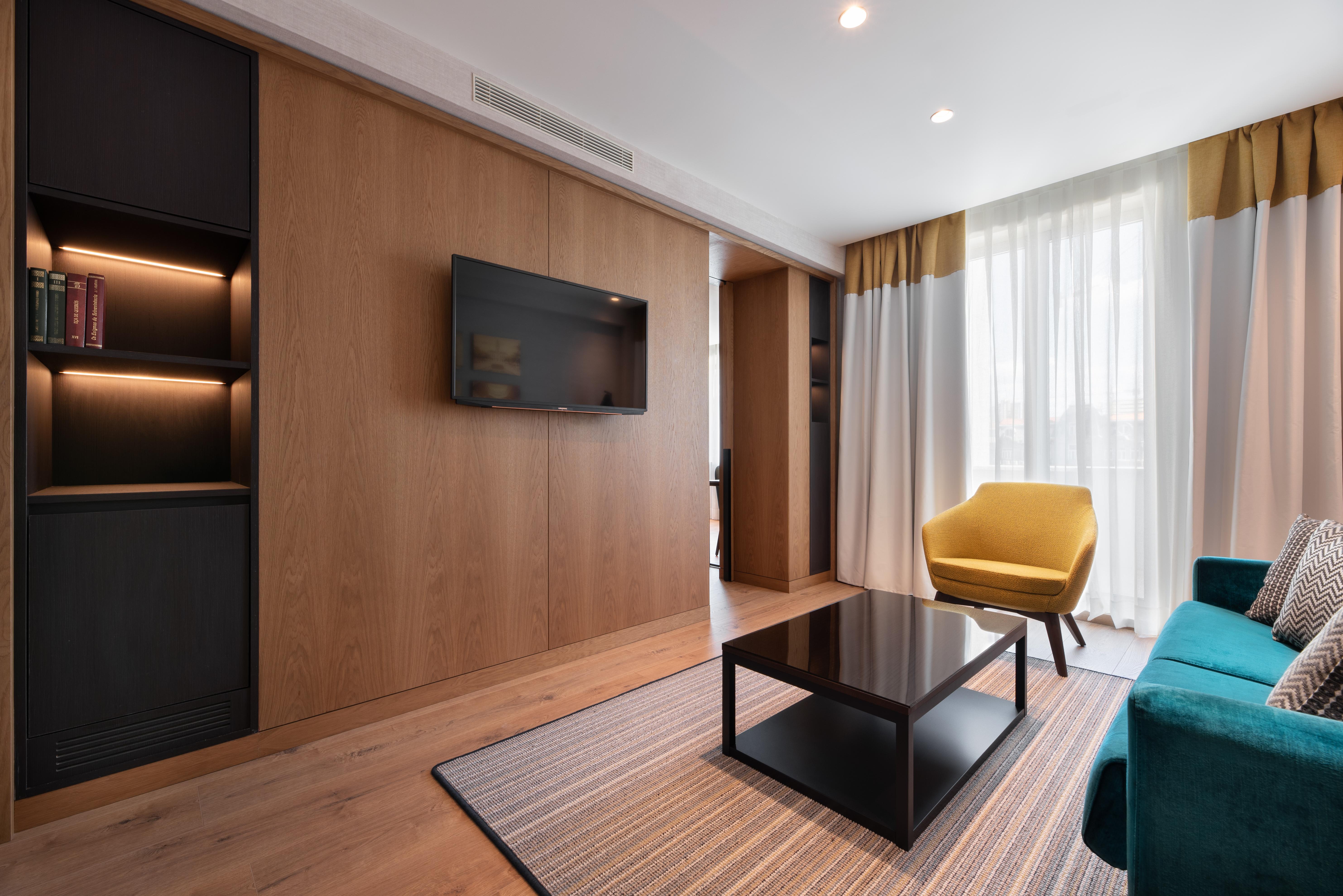 Eurostars Aliados 호텔 포르투 외부 사진 A suite at the hotel