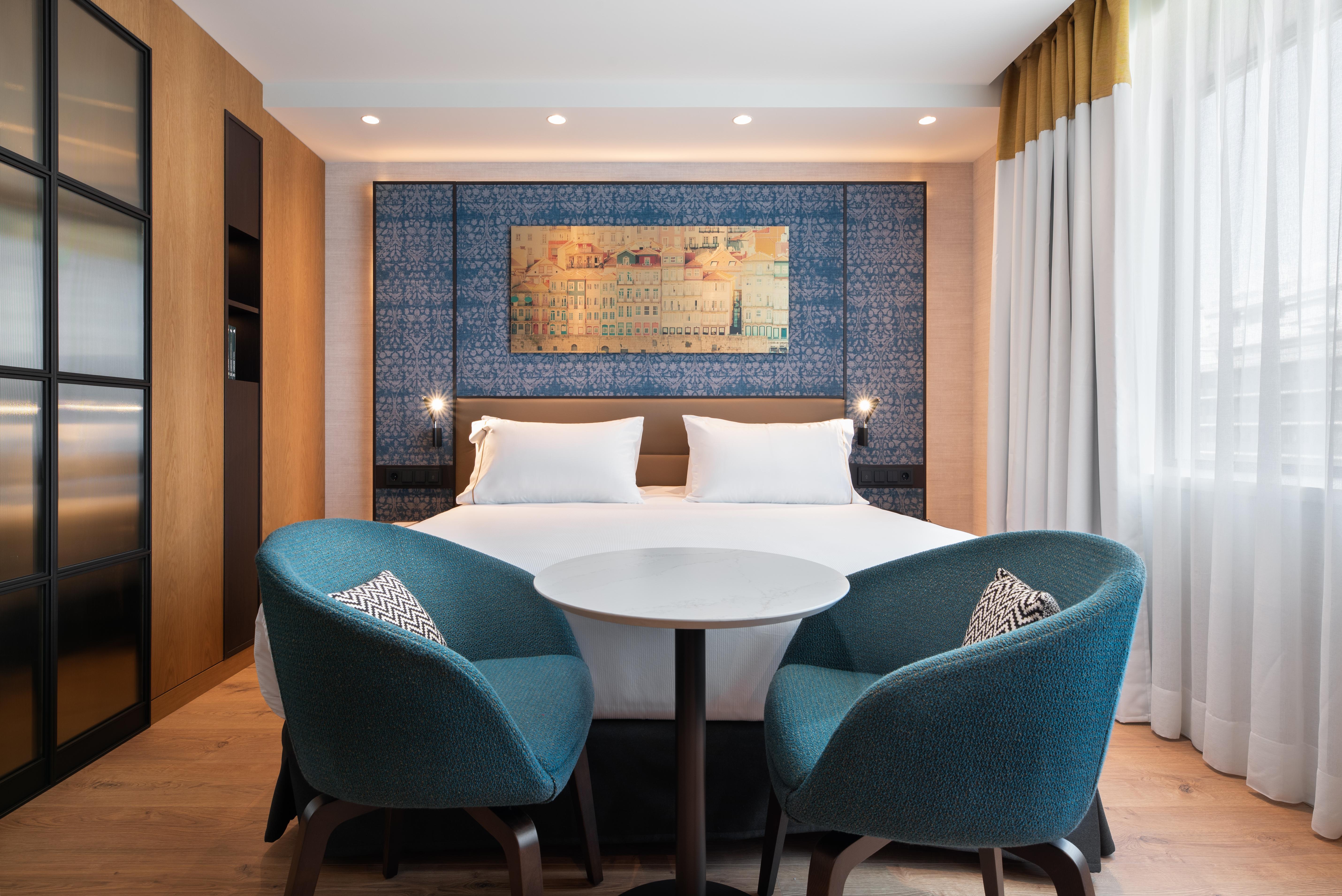 Eurostars Aliados 호텔 포르투 외부 사진 A room at the hotel